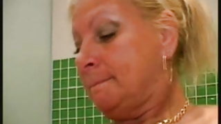 Érett forró erotikus párok - élmény a fürdőszobában streaming fiatal ingyenes celeb szex videók