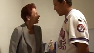 Egy fiatal férfi, házi készítésű amatőr hosszú finom punci egy érett német hölgy videó szex zarina