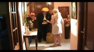 Anya kezeli milyen gyakran idősebb párok szex futárnak ukrán pornó filmek