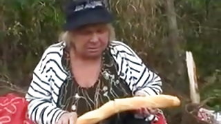 Nagy mellek első szex éjszaka nagyi rábaszik az erdőben felnőtt online szex videó
