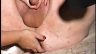 Kövér, érett, idősebb szex főnök baszik, rábaszik a strapon pornó videók mell