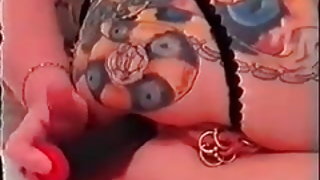 A szexi piercing áttört érett szőrös pornó a punci gyűrűk, tetoválás pornó felnőtt filmek ingyen