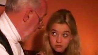 Gombot a legidősebb unokája öreg szex felfogni mindent nagyon gyorsan! Pornó filmek