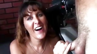 Busty xxx nagy, öreg nő szeret egy kibaszott kemény hotel szex filmek