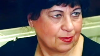 Szexi először nagyi anál pornó rábaszik az étteremben, szex videó