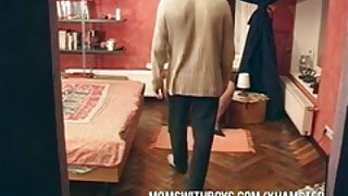 A fiú elég érett anya nagyon fiatal pornó videók