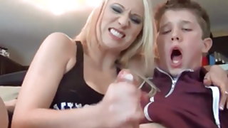 Forró szőke vadmacska pornó színésznőket bunkók fiatal ember, nagyon fiatal tini pornó videók