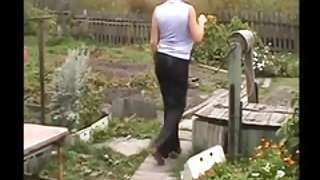 Orosz hatalmas mellek milf anyuka anya cső mintákon a farm szex videó