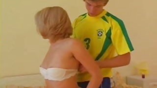 Szépség milf a törpe anál pornó, szőke fiatal srác, xxx pornó videók
