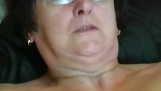 A nagyi hozza a gyönyörű, meztelen, nagyik, harisnya, majd ujjait, játékok, randi film szex nélkül